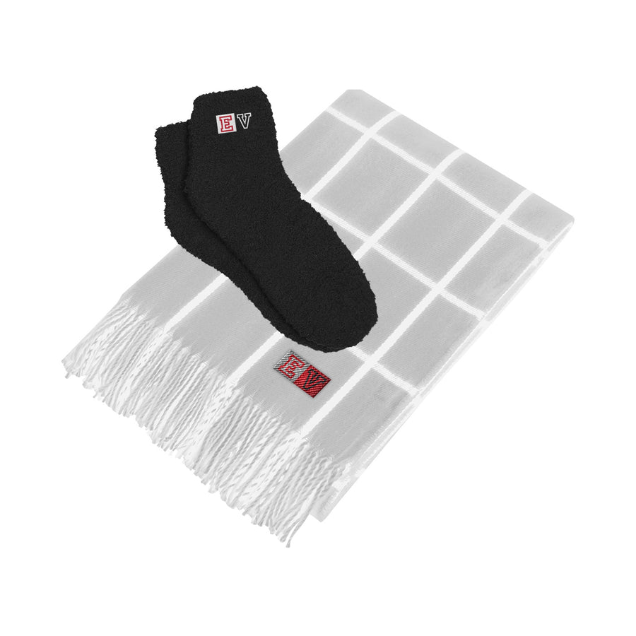 Charleston Throw & Fuzzy Socks Kit (Q711432)